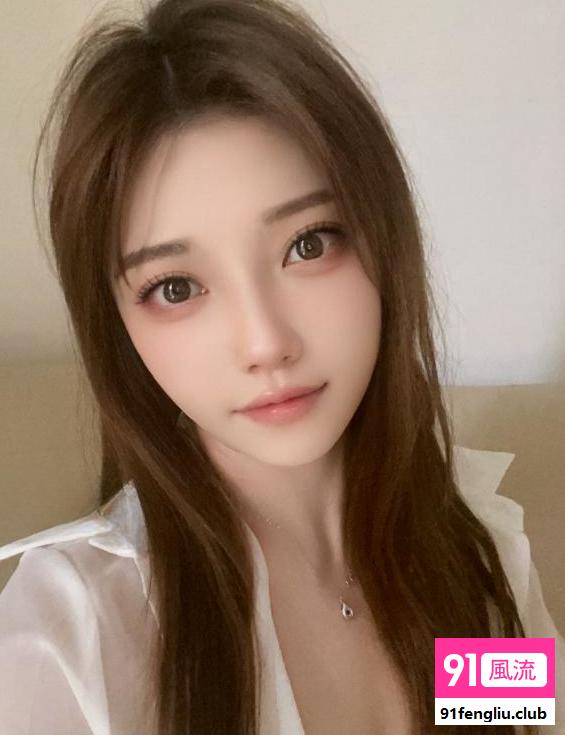 胸大臀翘女友系老师